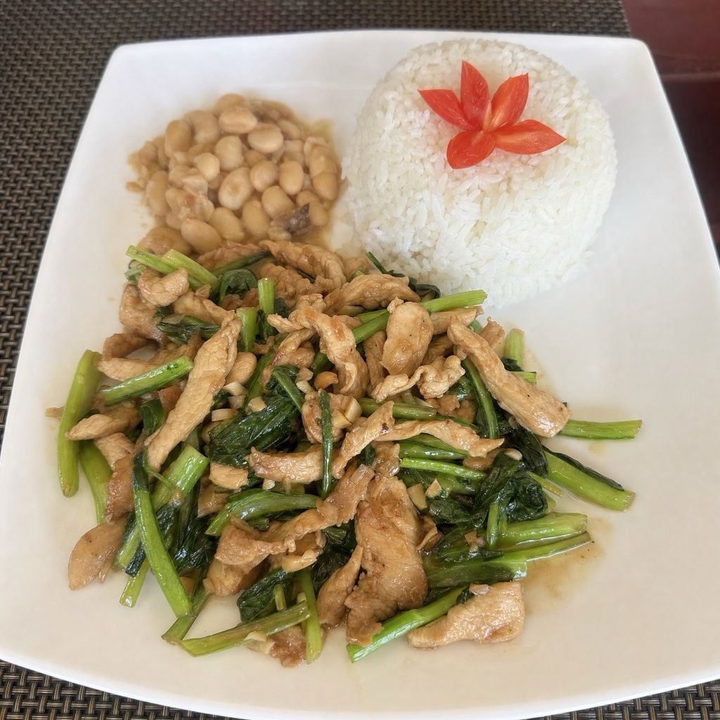 Émincé de poulet au brède chinois